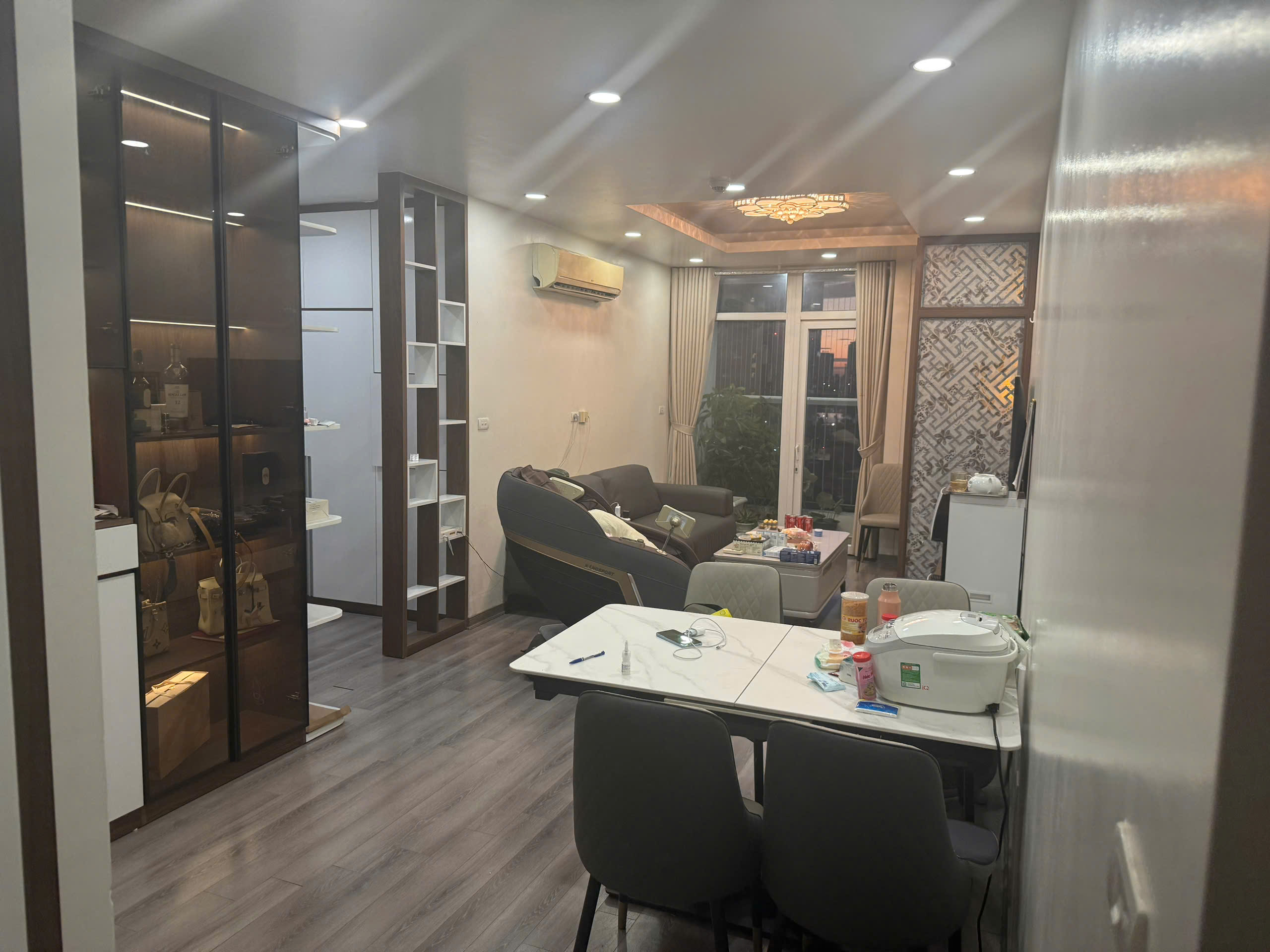  BÁN CĂN HỘ GÓC ĐẸP CT1 A10 NAM TRUNG YÊN ,YÊN HÒA , VIEW HỒ THOÁNG MÁT 