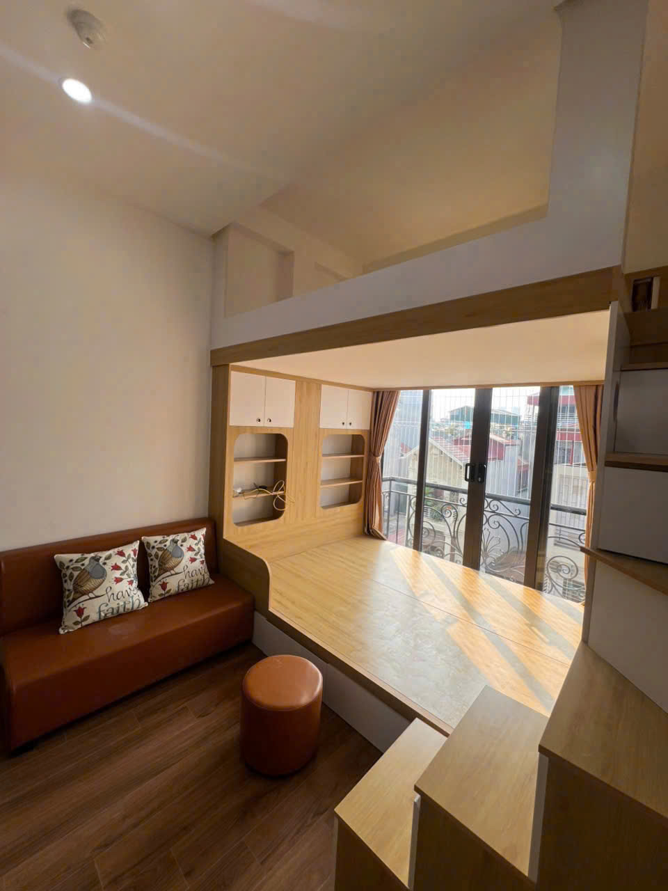  Cho Thuê Ccmn 2 giường ngủ Full đồ đẹp thoáng cửa sổ tại 275 Quan Nhân, Thanh Xuân 