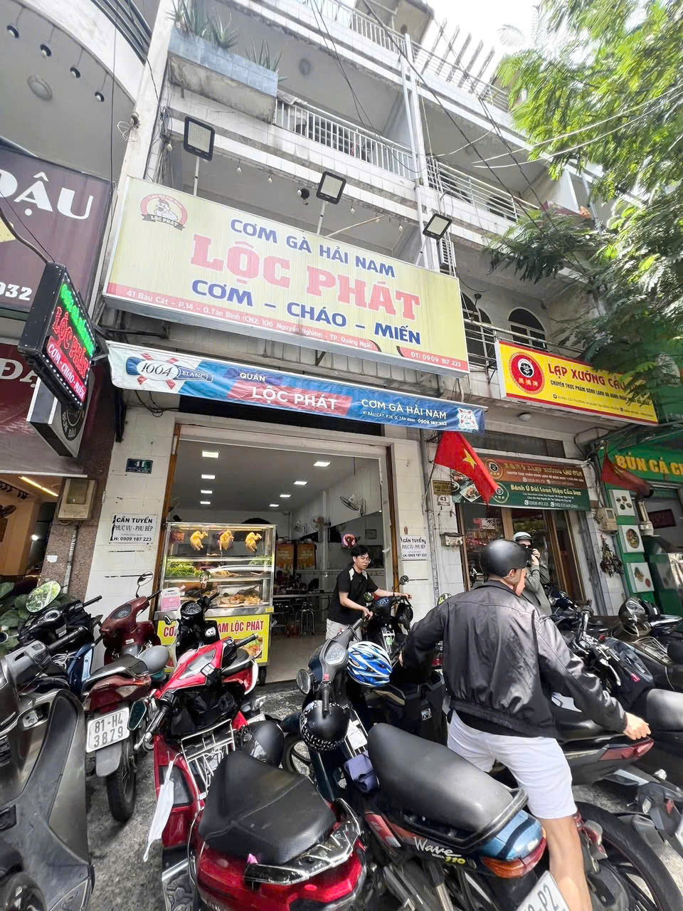  SANG NHƯỢNG QUÁN CƠM GÀ HẢI NAM LỘC PHÁT – MẶT TIỀN BÀU CÁT, TÂN BÌNH 