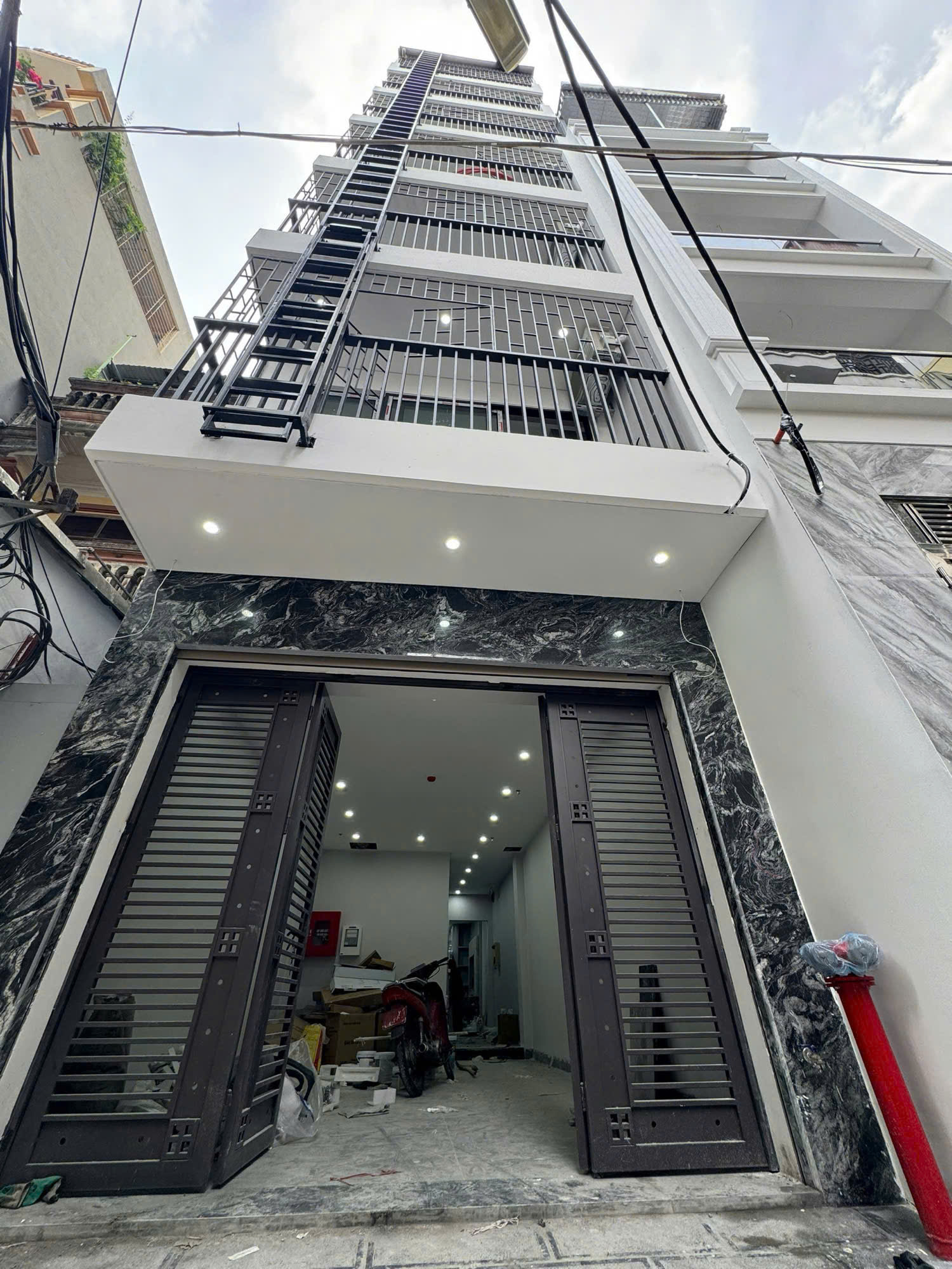  Cỗ mày dòng tiền studio Ngọc Thuỵ 80tr/tháng full phòng.85M,8 tầng thang máy,Nhỉnh 23 tỷ 