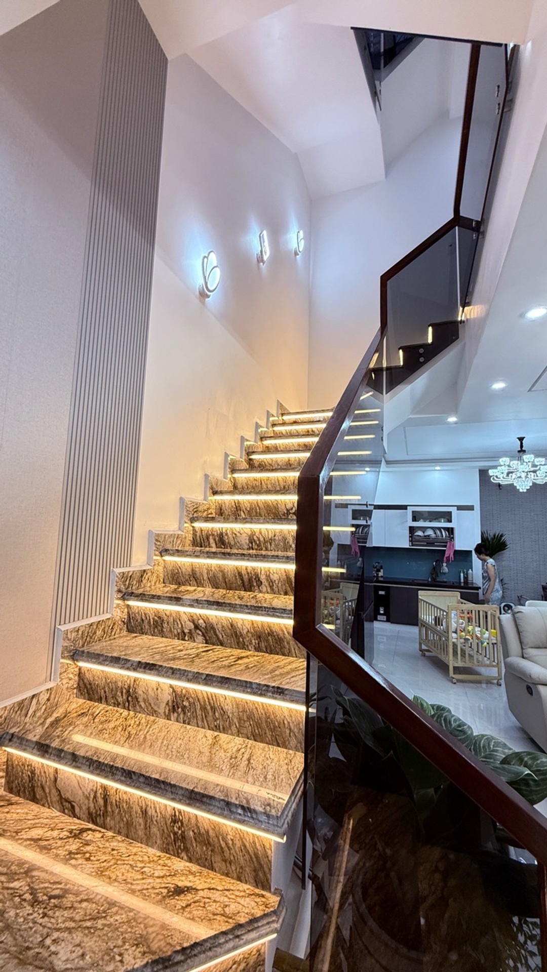  SIÊU PHẨM NHÀ ĐẸP 4 TẦNG ĐỘC LẬP TẠI PHÂN LÔ HỒ ĐÁ – HỒNG BÀNG, HẢI PHÒNG 