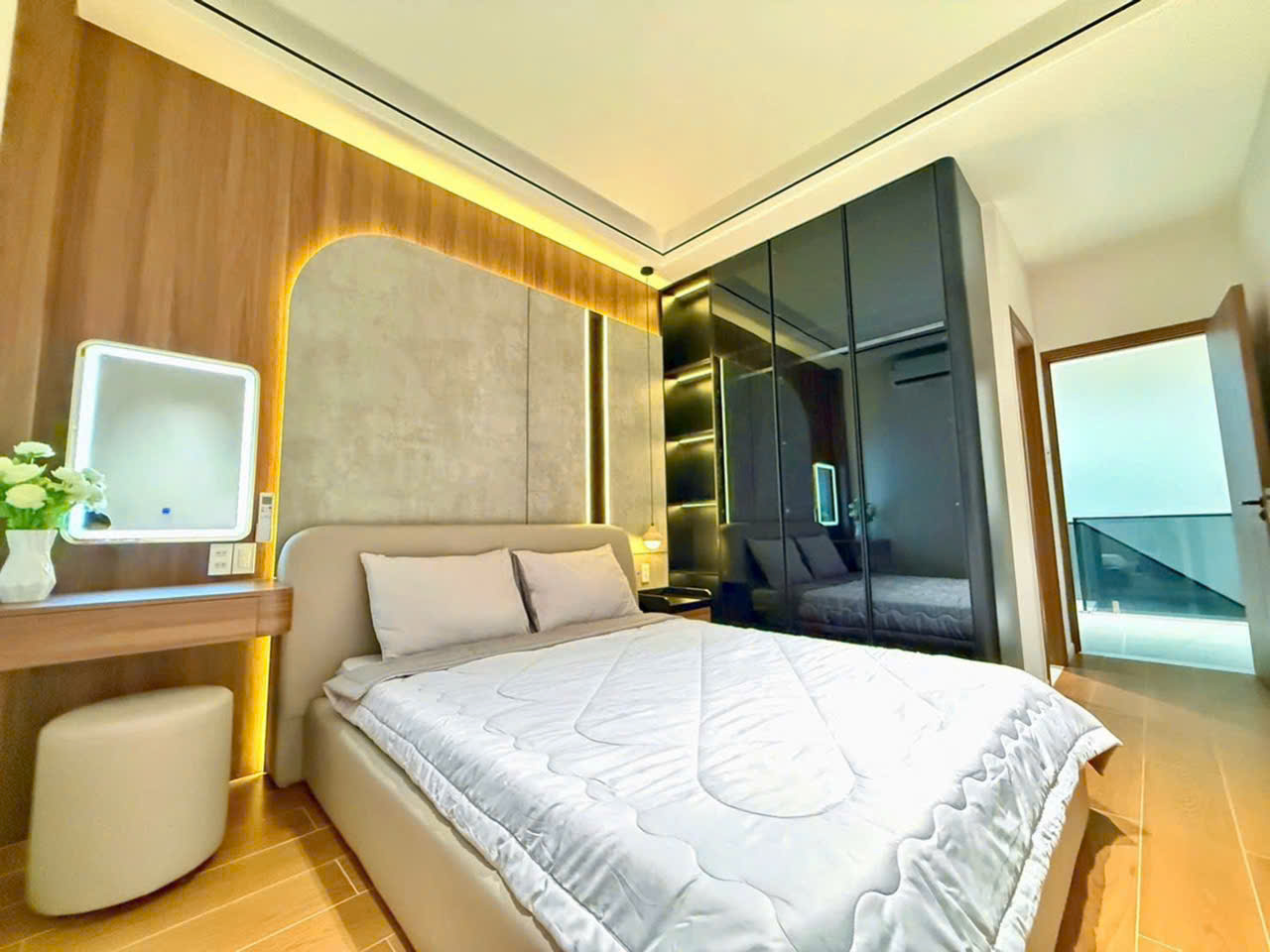  Bán nhà đẹp Thạch Bàn- Ngõ Nông- Oto- 45m 5 tầng hơn 7 tỷ(TL) 