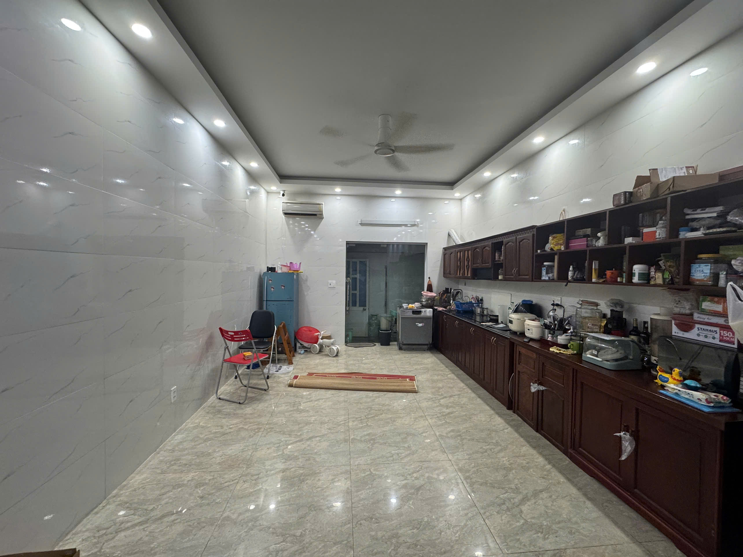  NHÀ 4 TẦNG GÓC DÂN – TUYẾN 2 QUÁN NAM, LÊ CHÂN 