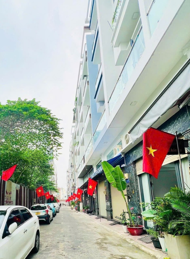  Bán Nhà Đẹp  6 Tầng Dòng Tiền 30Tr / Tháng Lạc Long Quân Quận 11 Đường 8m  Nhỉnh 9 Tỷ 