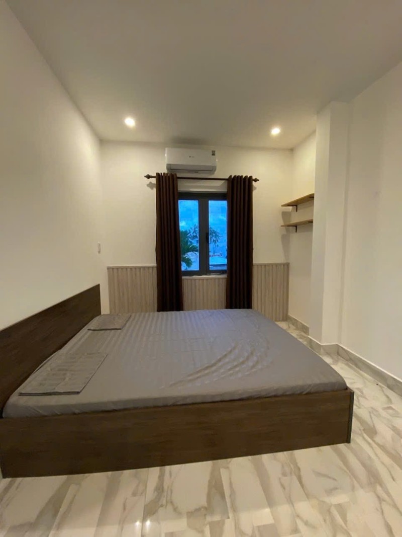  #  Sát MT Điện Biên Phủ, 124m2, 4 tầng, hiện đại, thang máy, thu 50tr/tháng, 8.x tỷ 