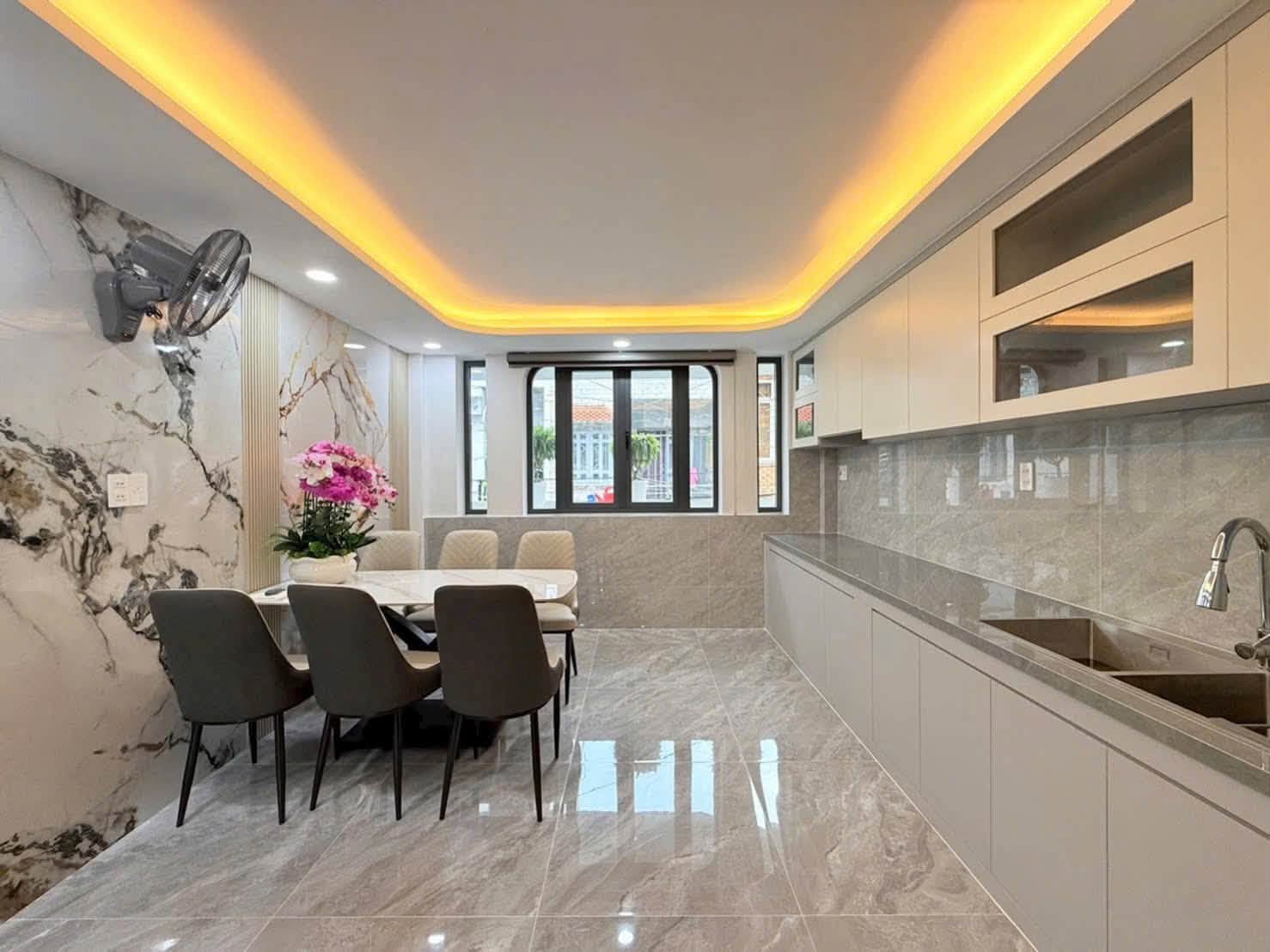  NHÀ MỚI FULL NỘI THẤT - HXH TRẢI NHỰA PHẠM VĂN CHIÊU GÒ VẤP - 4mx15m- 5 TẦNG - CHỈ 8 TỶ 