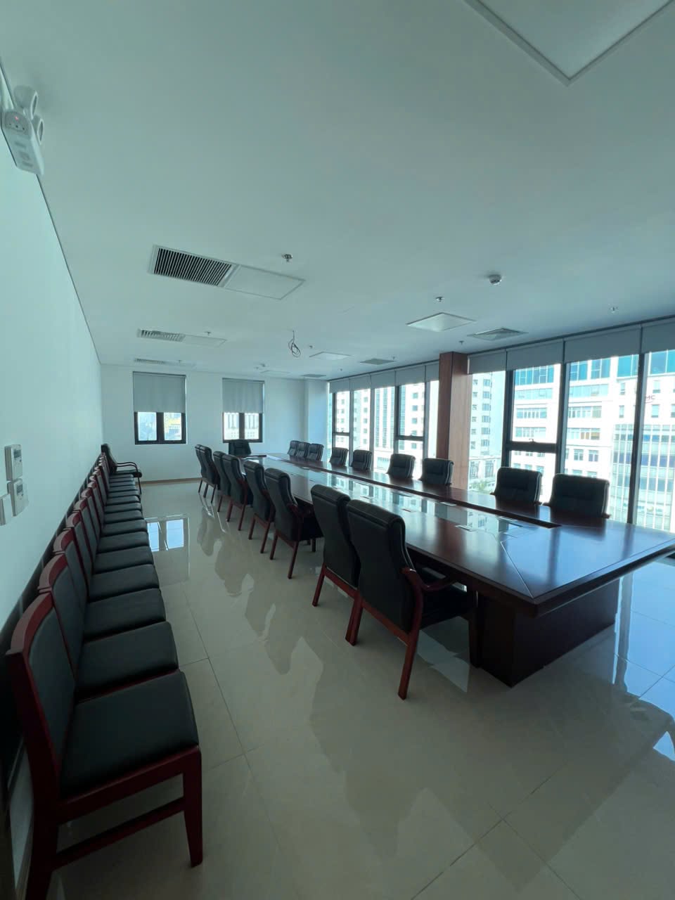  Bán nhà mặt phố Trần Khát Chân, 120m2, 5 tầng, mặt tiền 9.2m, 74.5 tỉ, dòng tiền 160tr/tháng 