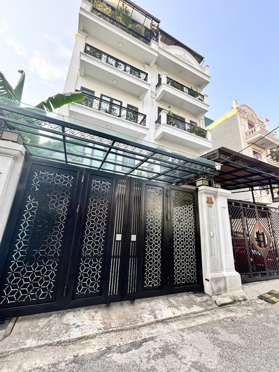  Bán nhà Việt Hưng- Phân Lô đấu giá-100m 5 tầng thang máy oto tránh 19,5 tỷ(TL) 
